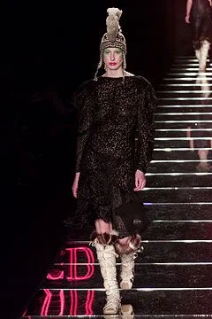 Look 32